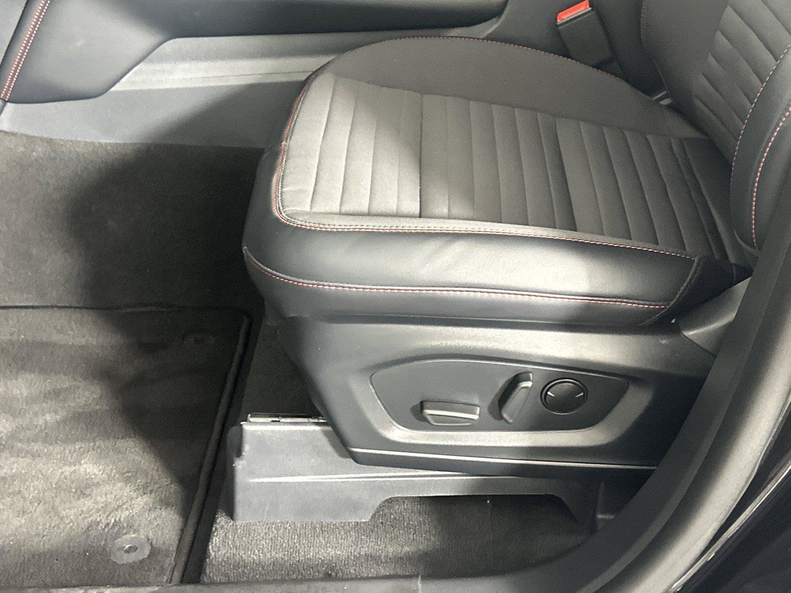 Used 2026 Ford Explorer ST-Line w/ Premium Package RWD image 10
