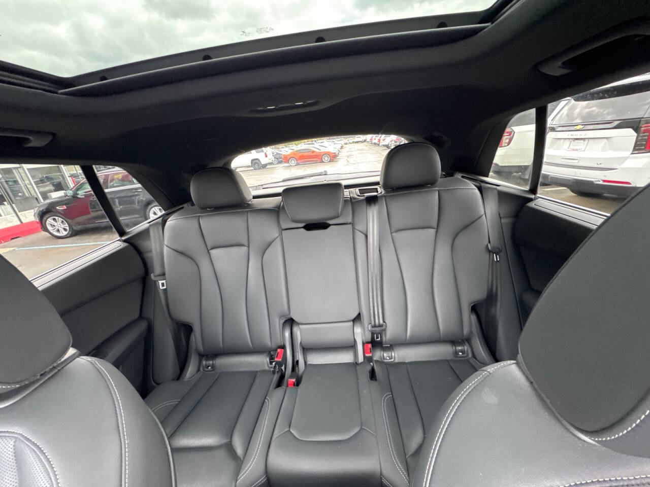 Used 2019 Audi Q8 Prestige w/ Towing Package AWD/4WD image 15
