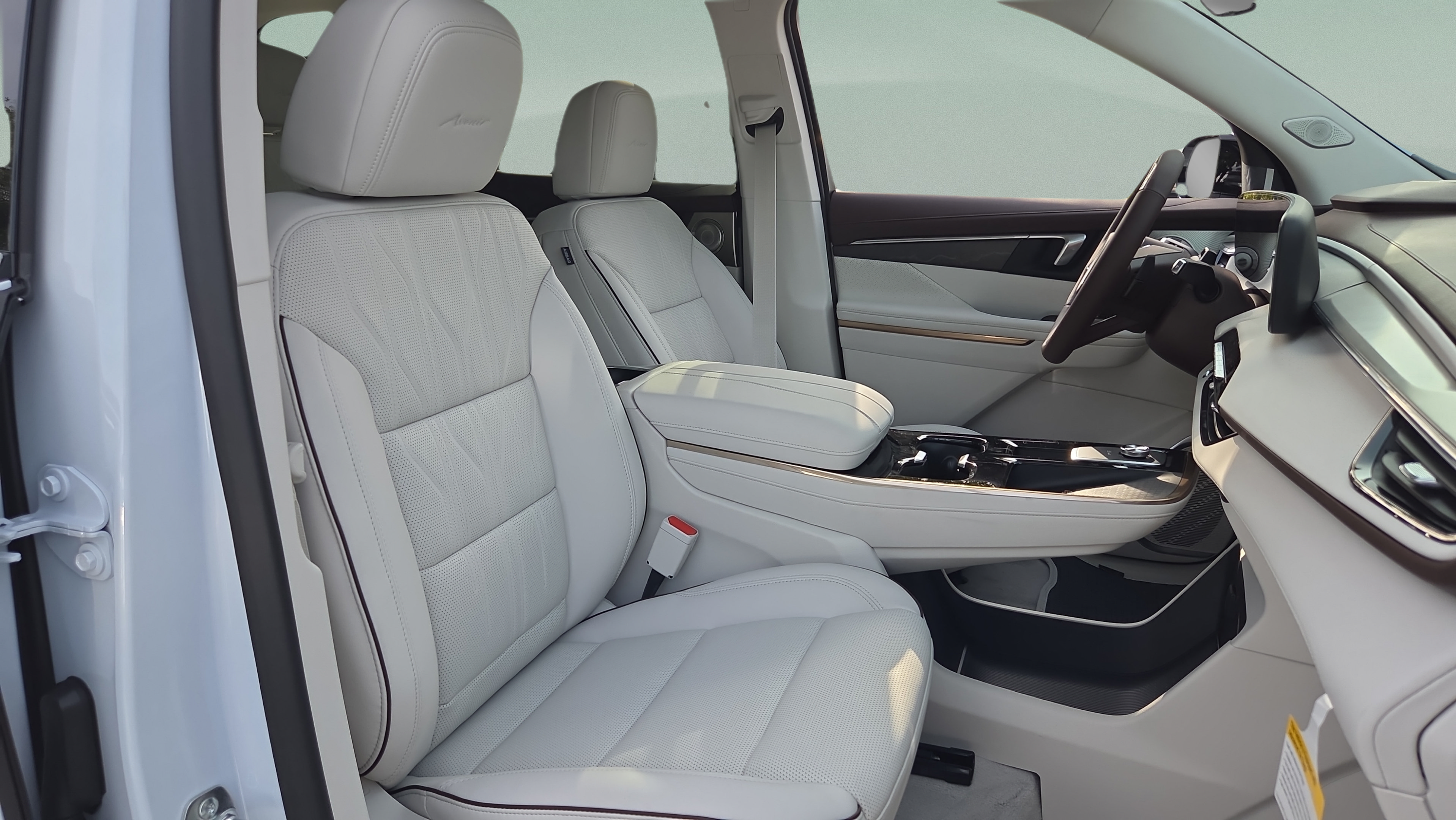New 2026 Buick Enclave Avenir w/ Super Cruise Package FWD image 15