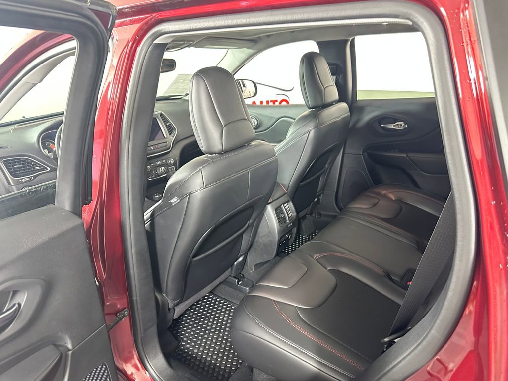 Used 2020 Jeep Cherokee Trailhawk w/ Comfort/Convenience Group AWD/4WD image 22