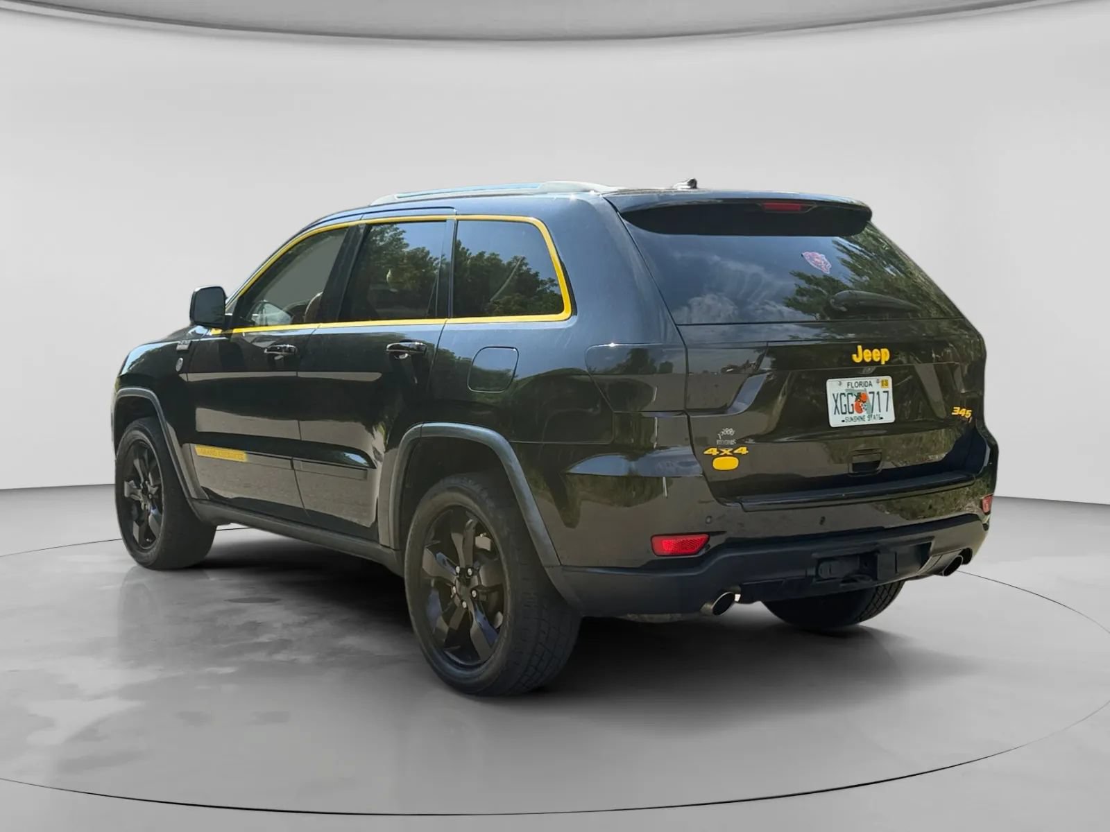 Used 2012 Jeep Grand Cherokee Overland AWD/4WD image 3