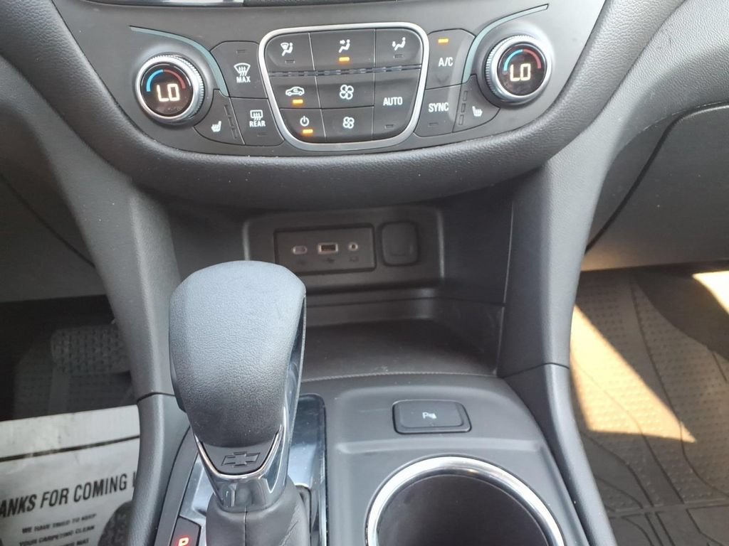Used 2024 Chevrolet Equinox LT w/ LPO, Floor Liner Package FWD image 23