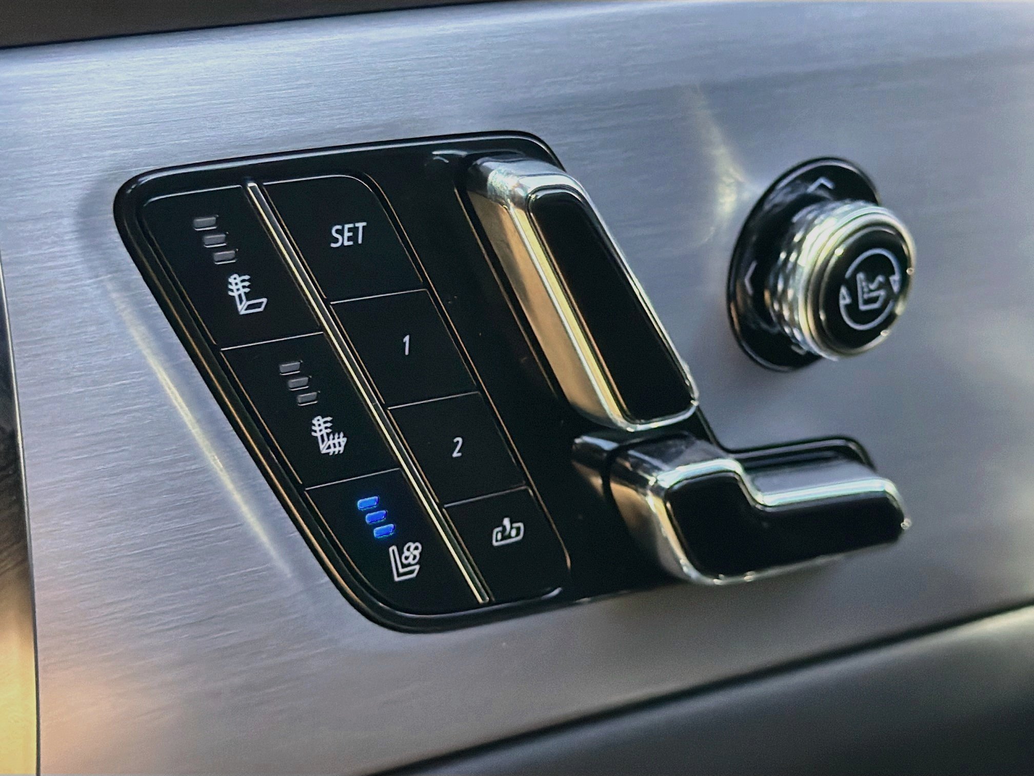 Certified 2026 Cadillac Vistiq Luxury AWD/4WD image 21