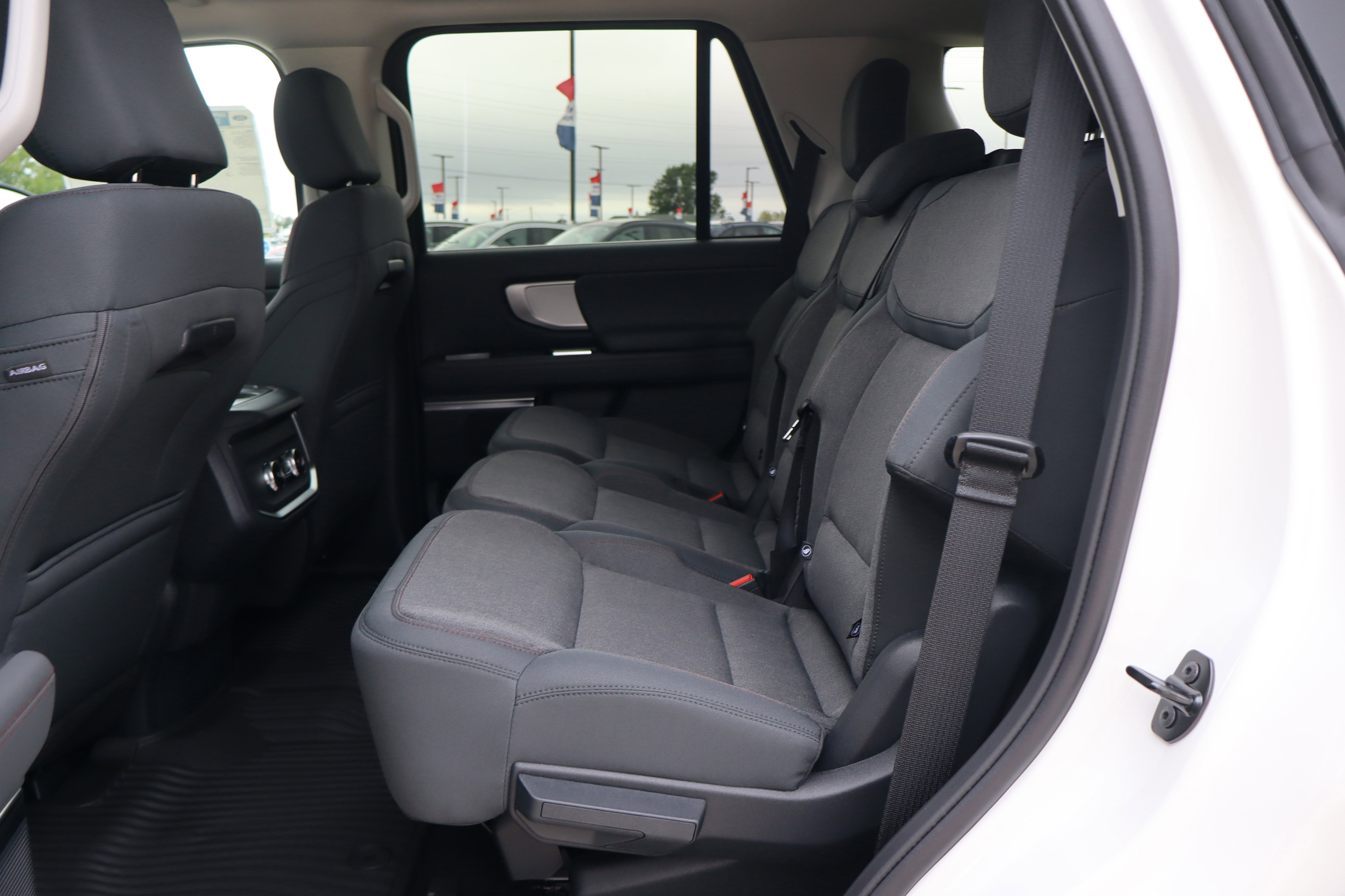 New 2025 Ford Expedition Active image 10
