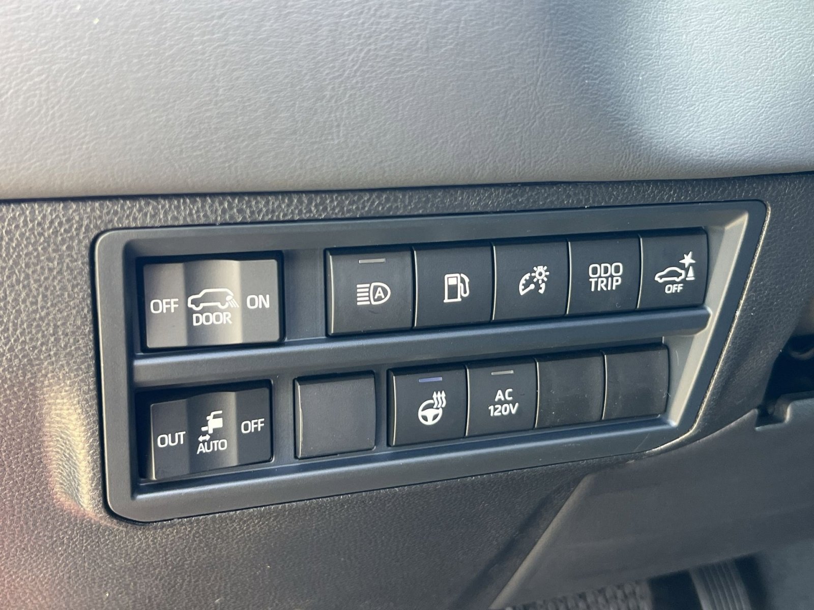 New 2026 Toyota Sequoia Platinum AWD/4WD image 23