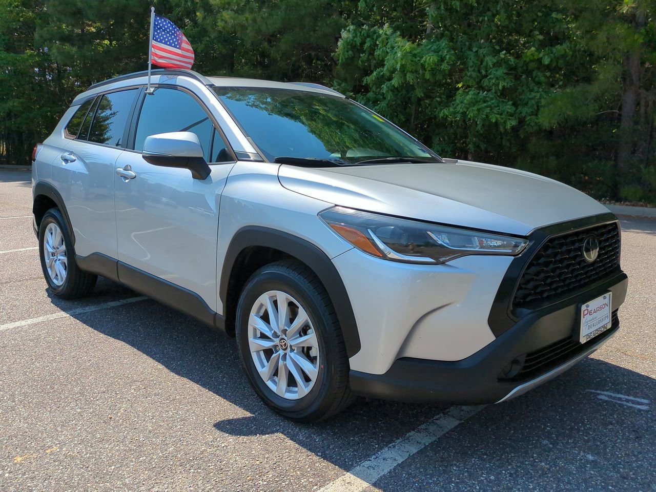 Used 2023 Toyota Corolla Cross LE w/ Moonroof Package FWD image 2