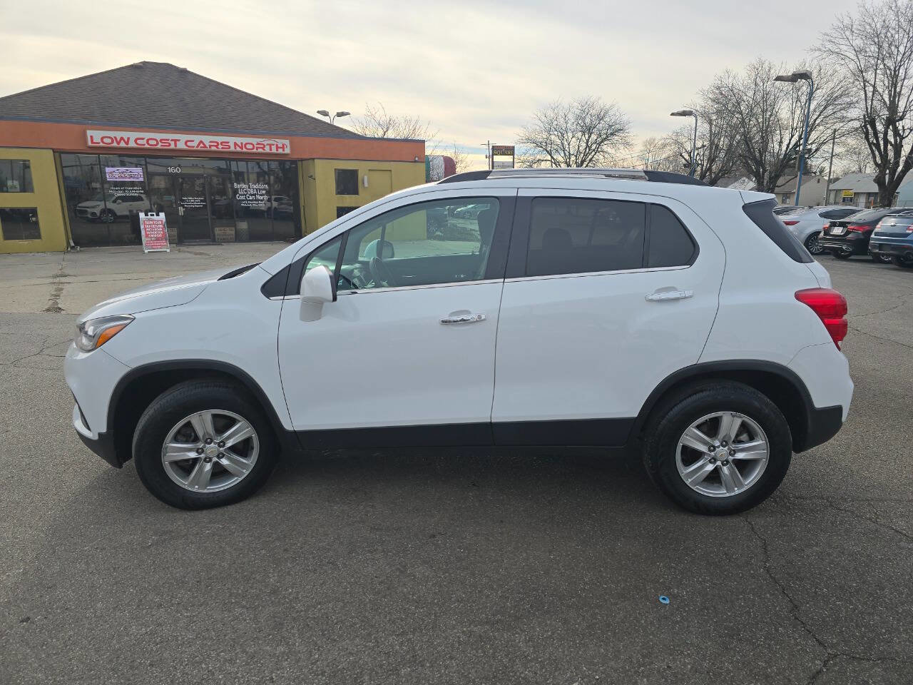 Used 2018 Chevrolet Trax LT w/ LT Convenience Package image 3