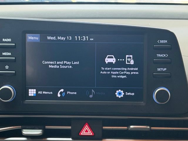 Used 2021 Hyundai Elantra SE FWD image 13