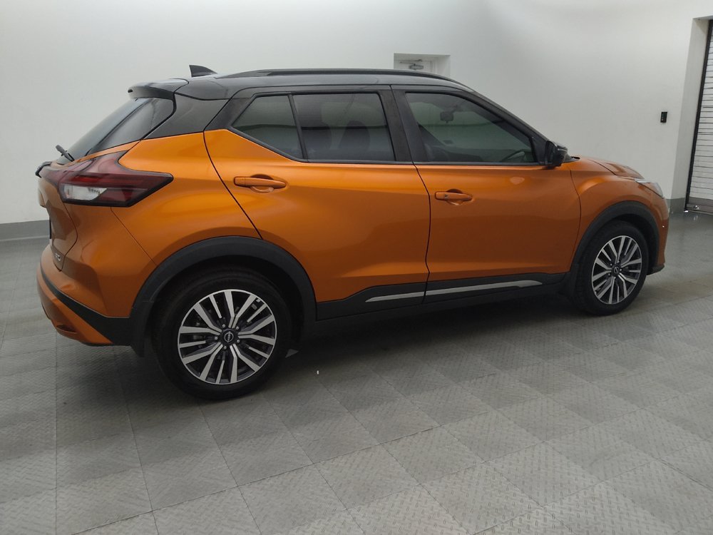 Used 2023 Nissan Kicks SR w/ SR Premium Package FWD image 10