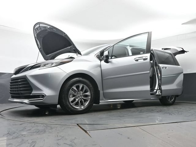 Certified 2023 Toyota Sienna XLE w/ Protection Package (TMS) FWD image 49