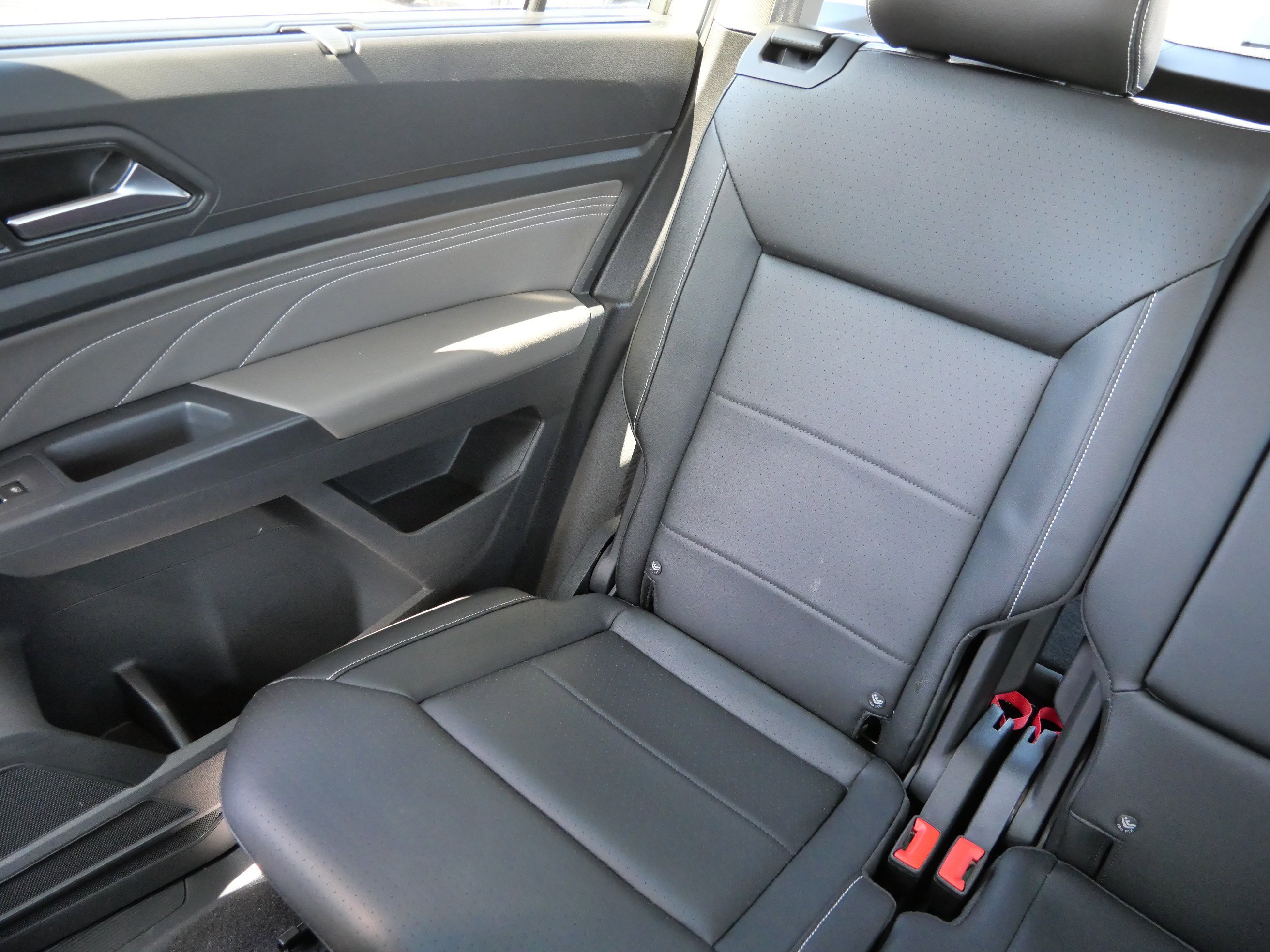 Certified 2021 Volkswagen Atlas SE w/ Towing Package image 12