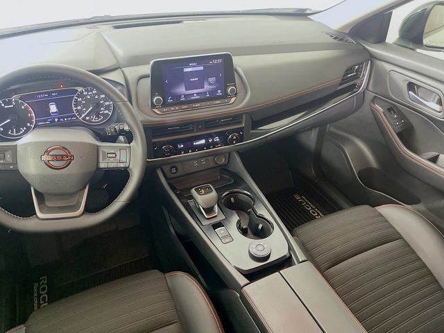 Used 2025 Nissan Rogue SV AWD/4WD image 23
