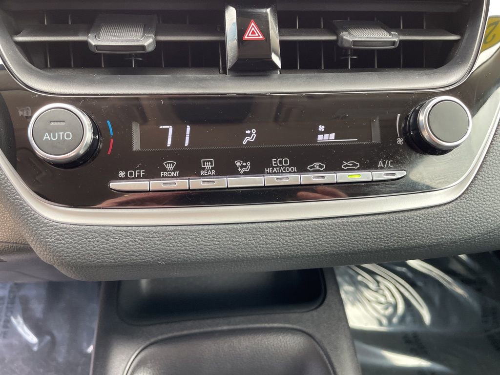 Used 2025 Toyota Corolla LE image 18