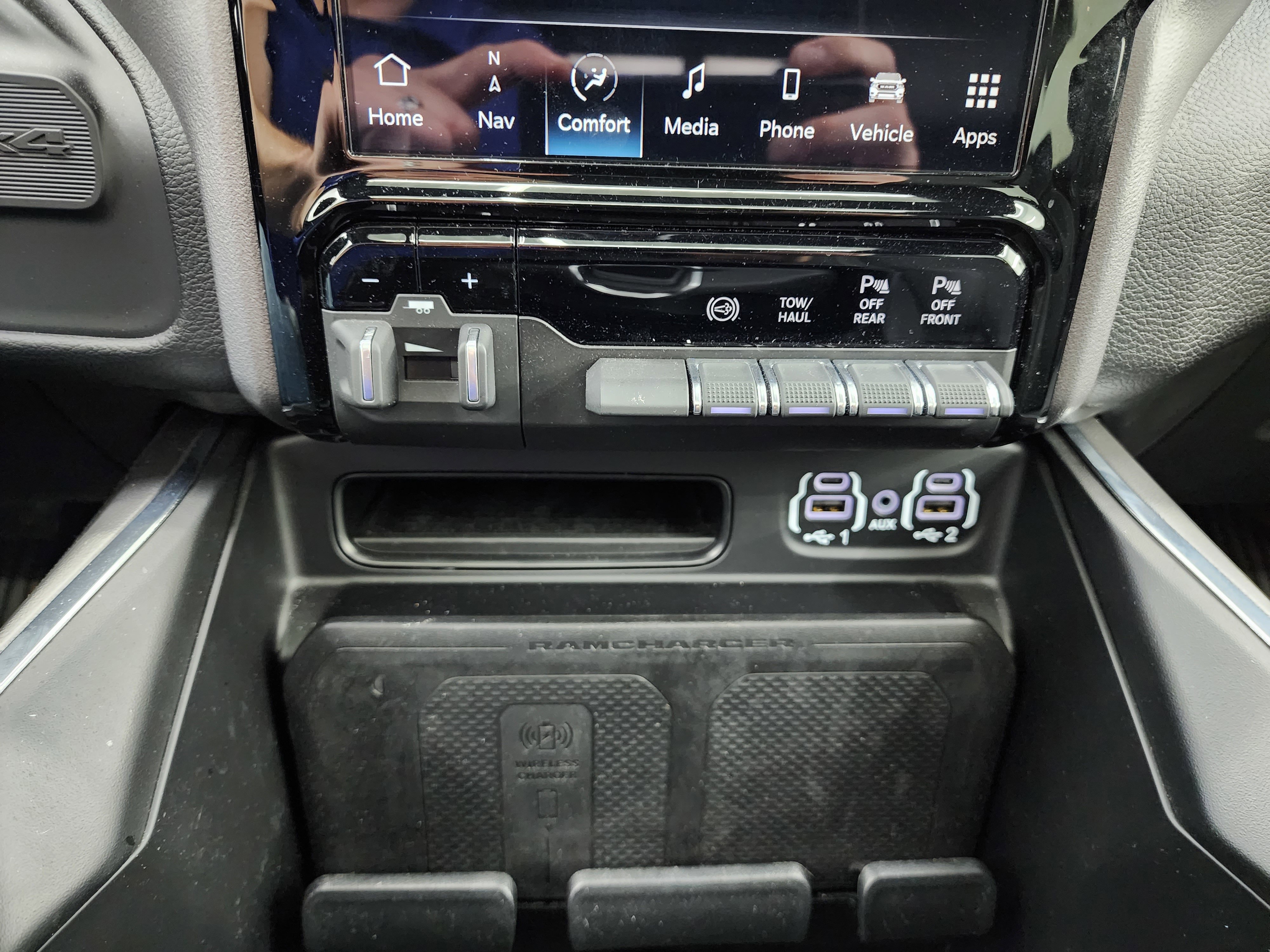 Used 2024 RAM 2500 Laramie w/ Night Edition image 16