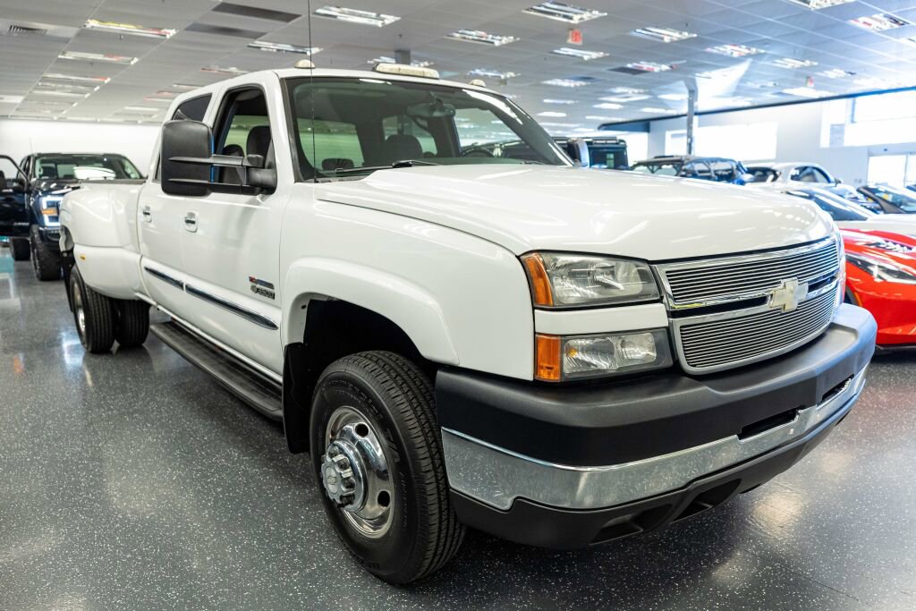 Used 2006 Chevrolet Silverado 3500 LT RWD image 3