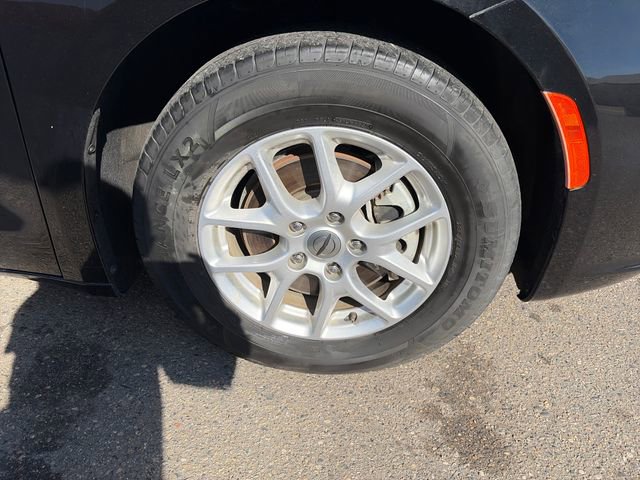 Used 2022 Chrysler Pacifica Touring-L FWD image 14