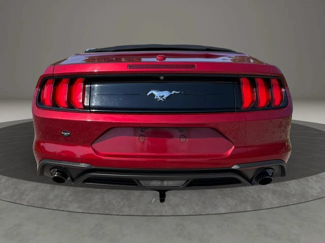 Used 2019 Ford Mustang Convertible RWD image 4