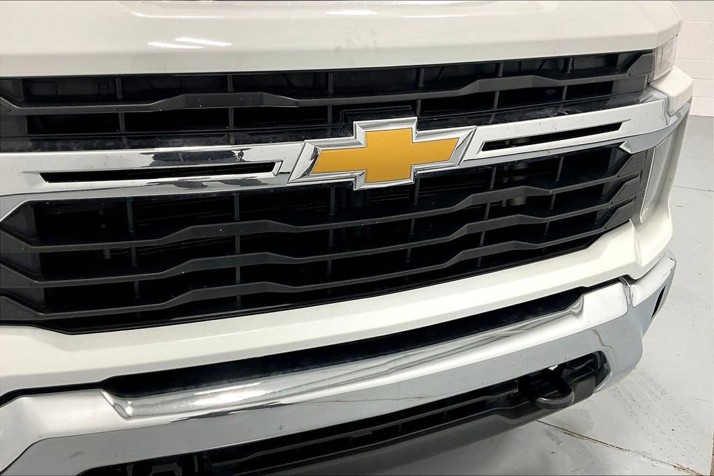 Used 2024 Chevrolet Silverado 2500 LT image 39