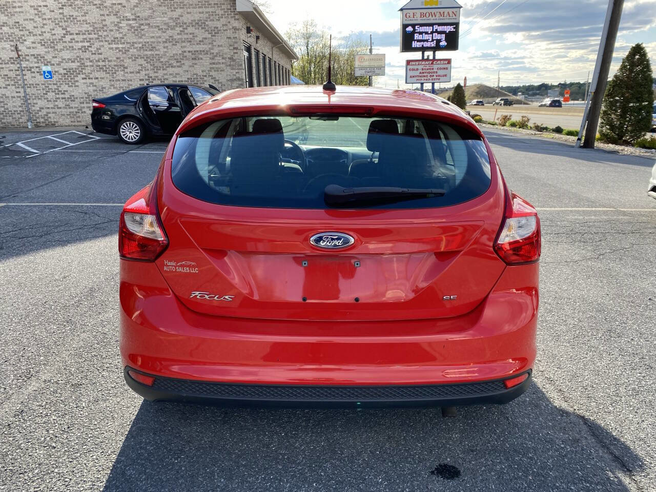 Used 2012 Ford Focus SE FWD image 6