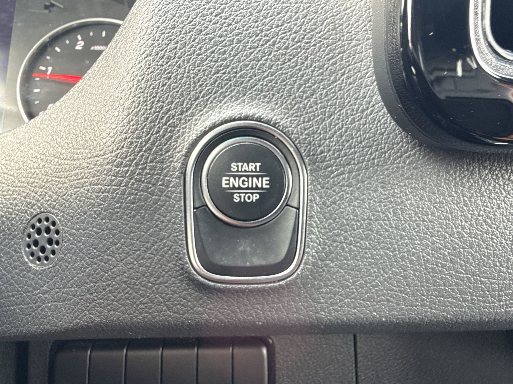 Used 2025 Mercedes-Benz Sprinter 2500 image 21