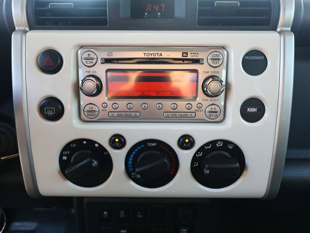 Used 2013 Toyota FJ Cruiser 4WD w/ Upgrade Pkg image 18