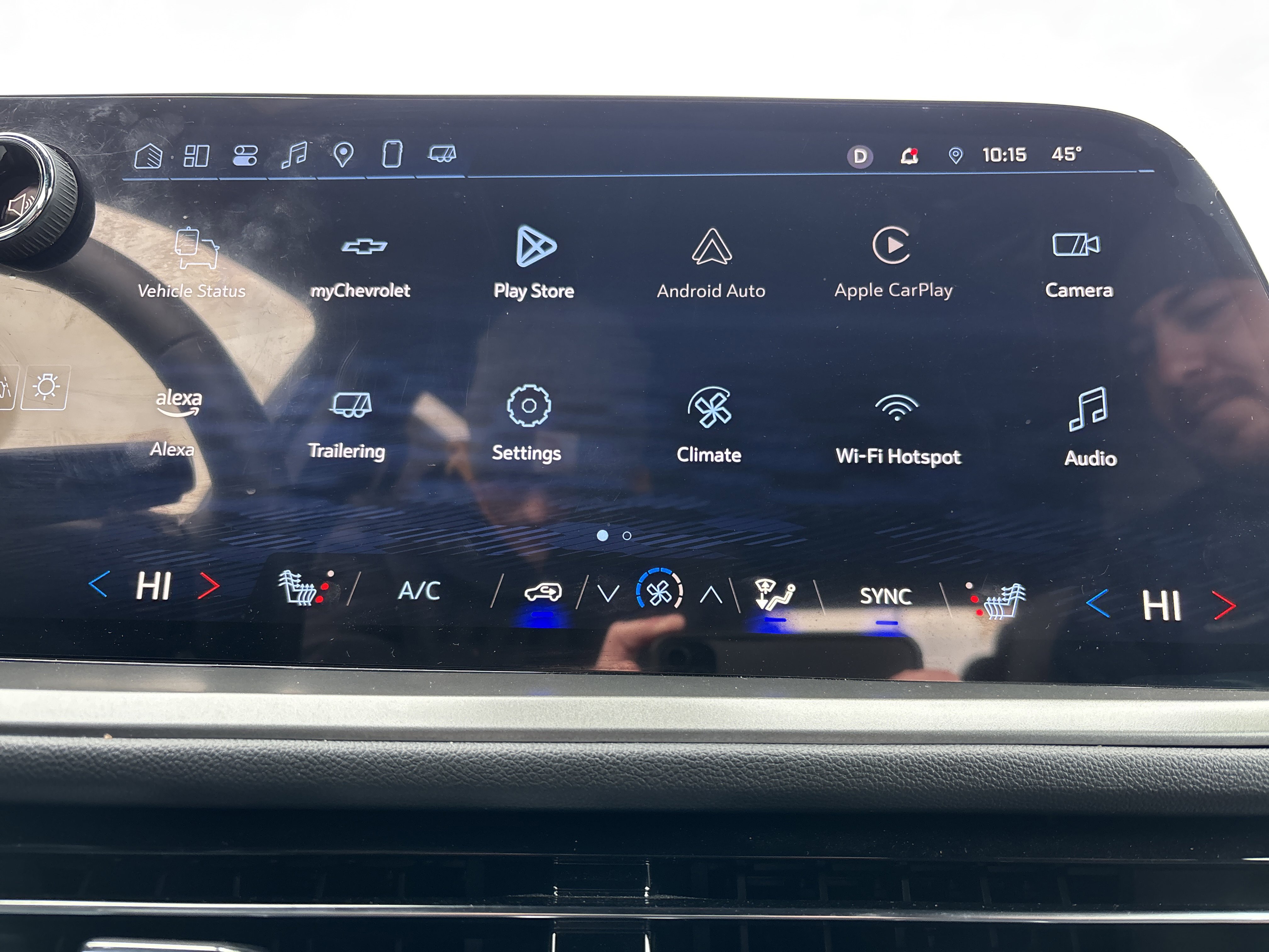 Used 2025 Chevrolet Traverse LT w/ Sun and Wheel Package image 53