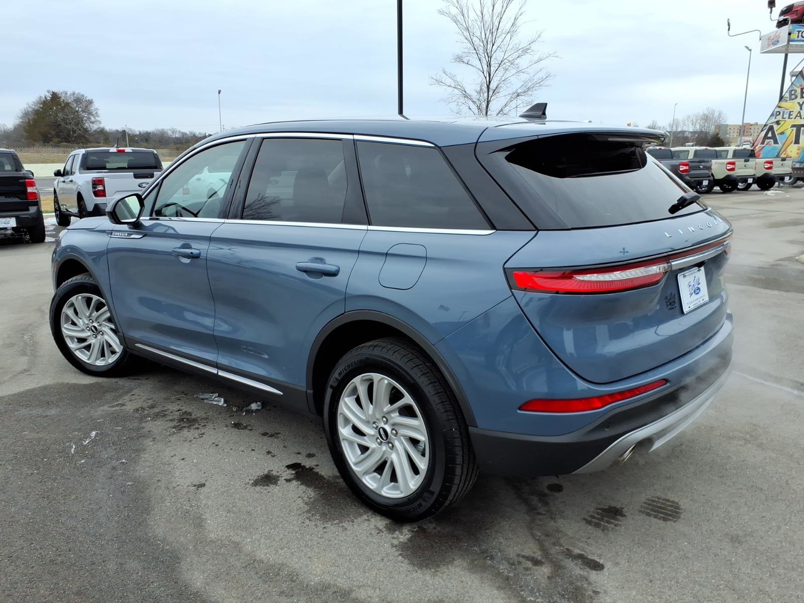 Used 2024 Lincoln Corsair Premiere image 5