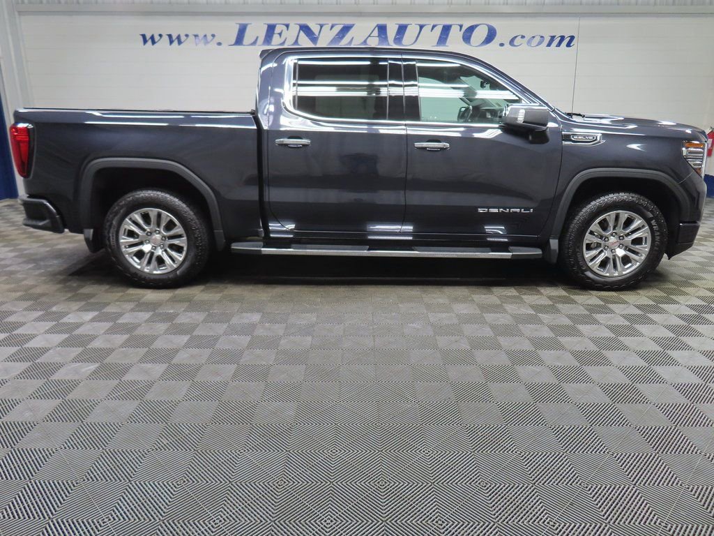 Used 2023 GMC Sierra 1500 Denali w/ Technology Package AWD/4WD image 2