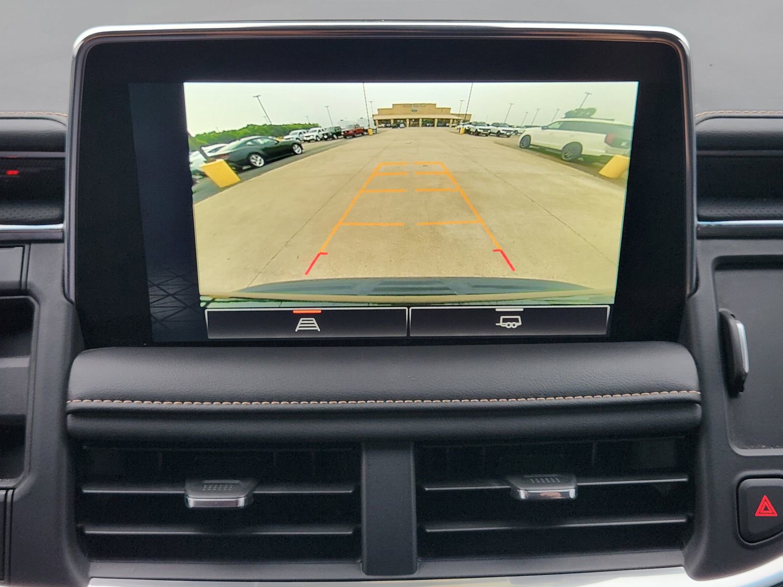 Used 2023 GMC Yukon AT4 AWD/4WD image 19