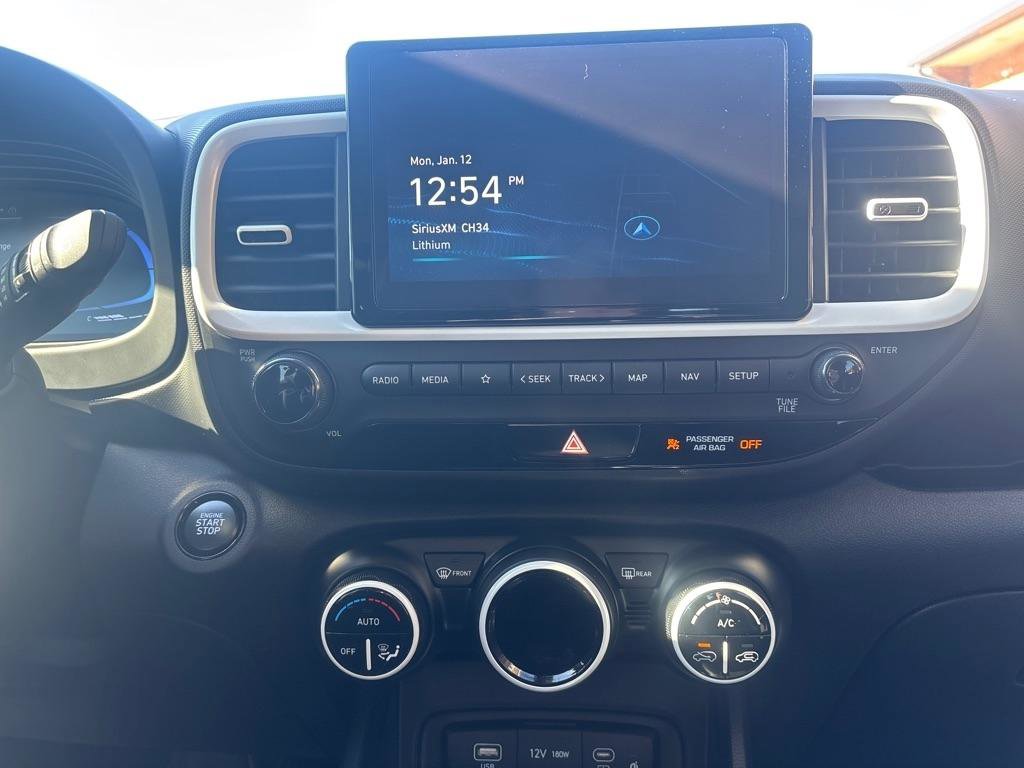 Used 2025 Hyundai Venue Limited FWD image 23