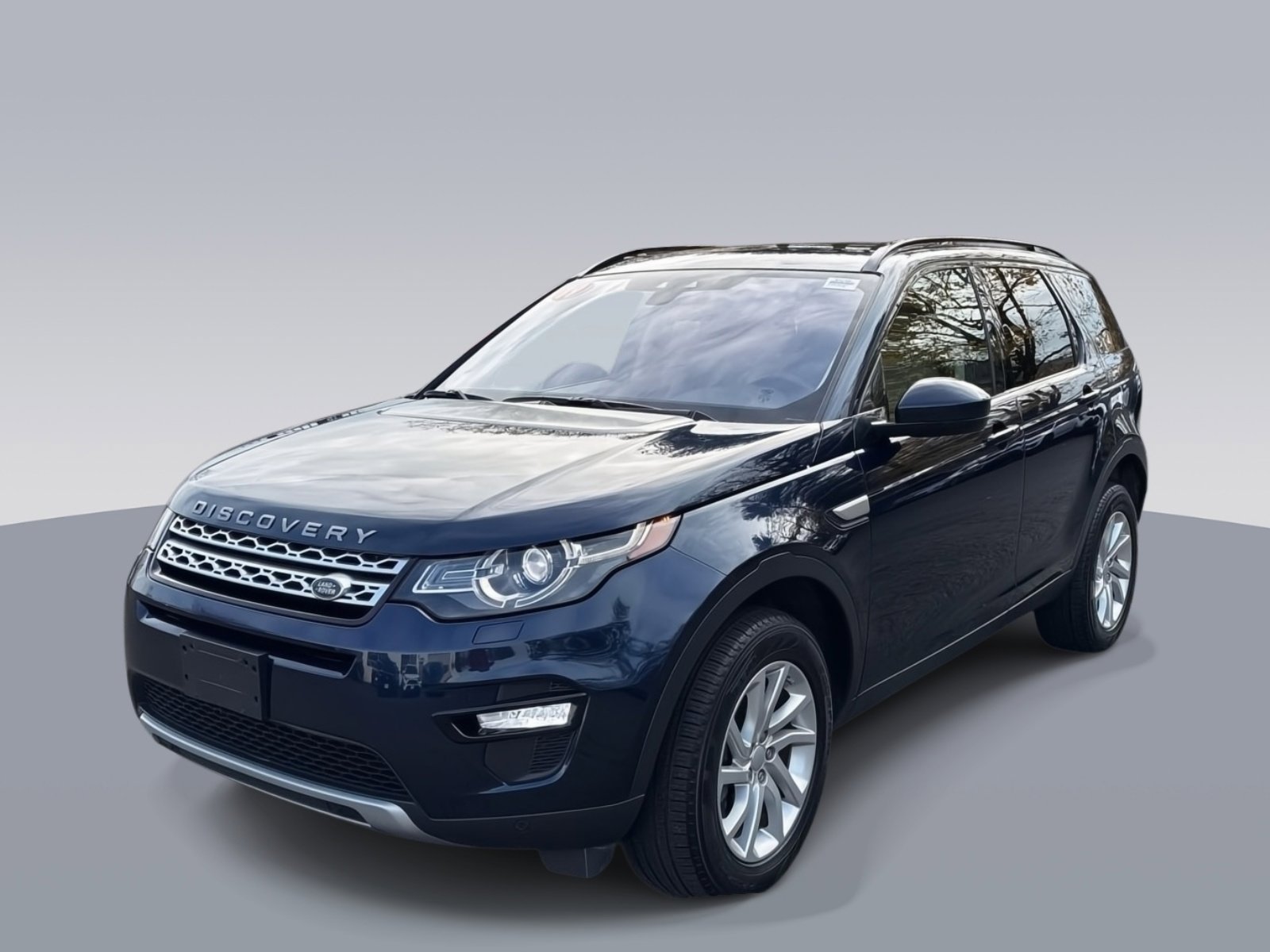 Used 2019 Land Rover Discovery Sport Landmark image 3
