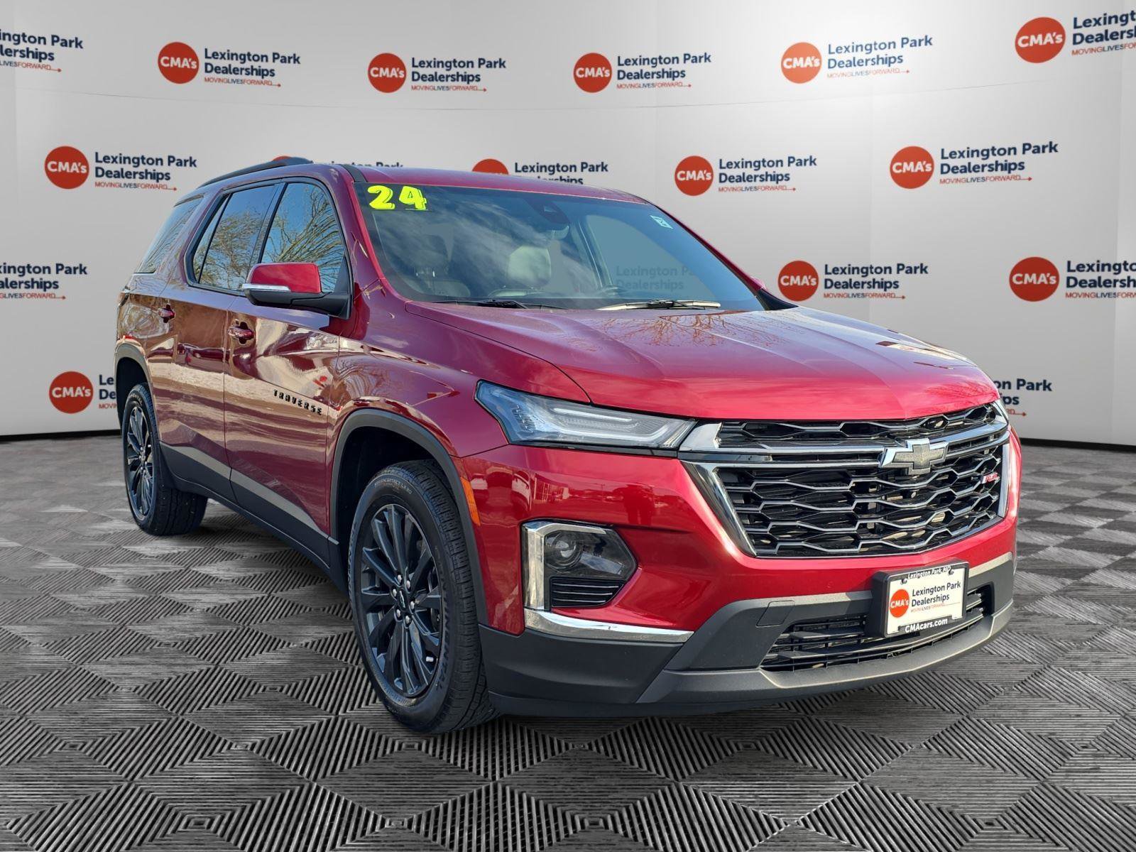 Used 2024 Chevrolet Traverse RS image 1
