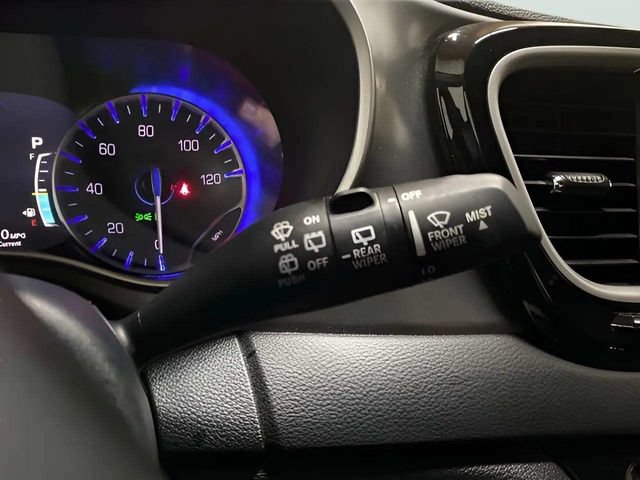 Used 2025 Chrysler Pacifica Select FWD image 36