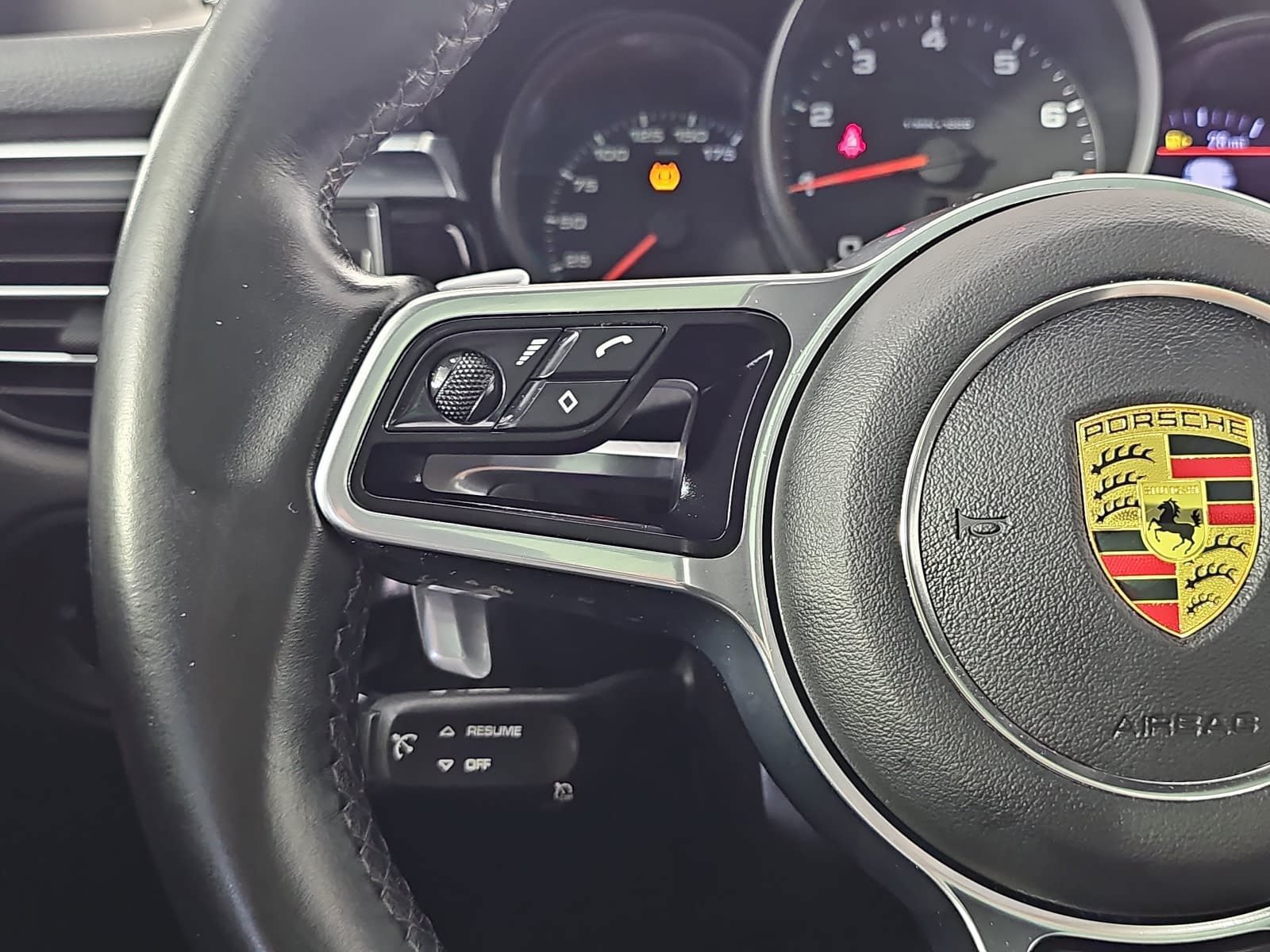 Used 2021 Porsche Macan AWD/4WD image 17