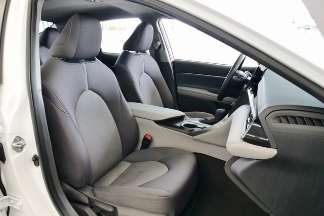 Used 2021 Toyota Camry LE image 15