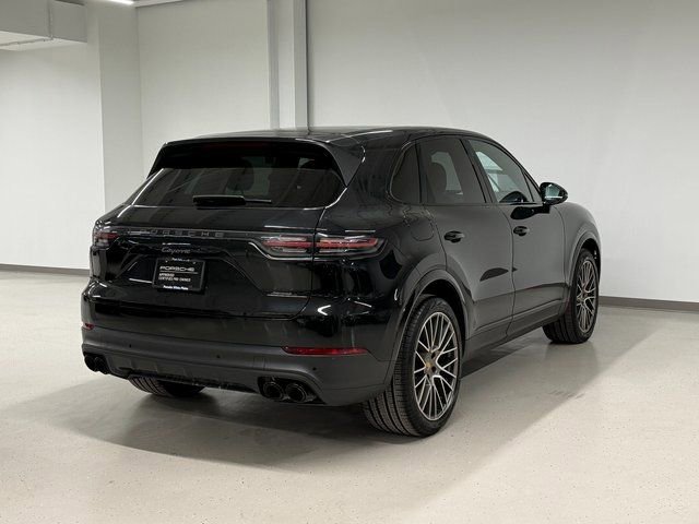 Certified 2023 Porsche Cayenne Platinum Edition image 7
