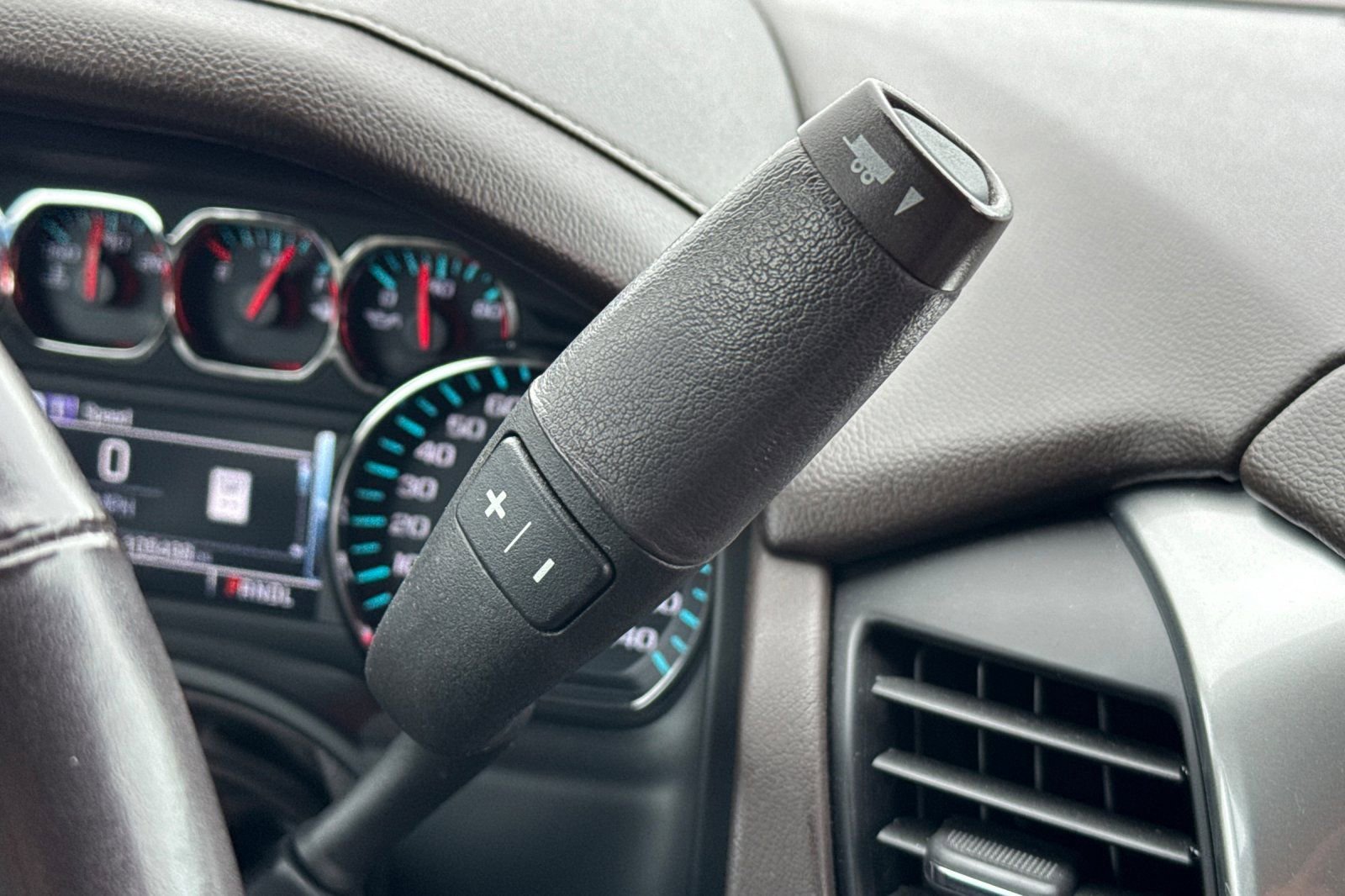 Used 2020 Chevrolet Suburban Premier w/ Max Trailering Package image 31