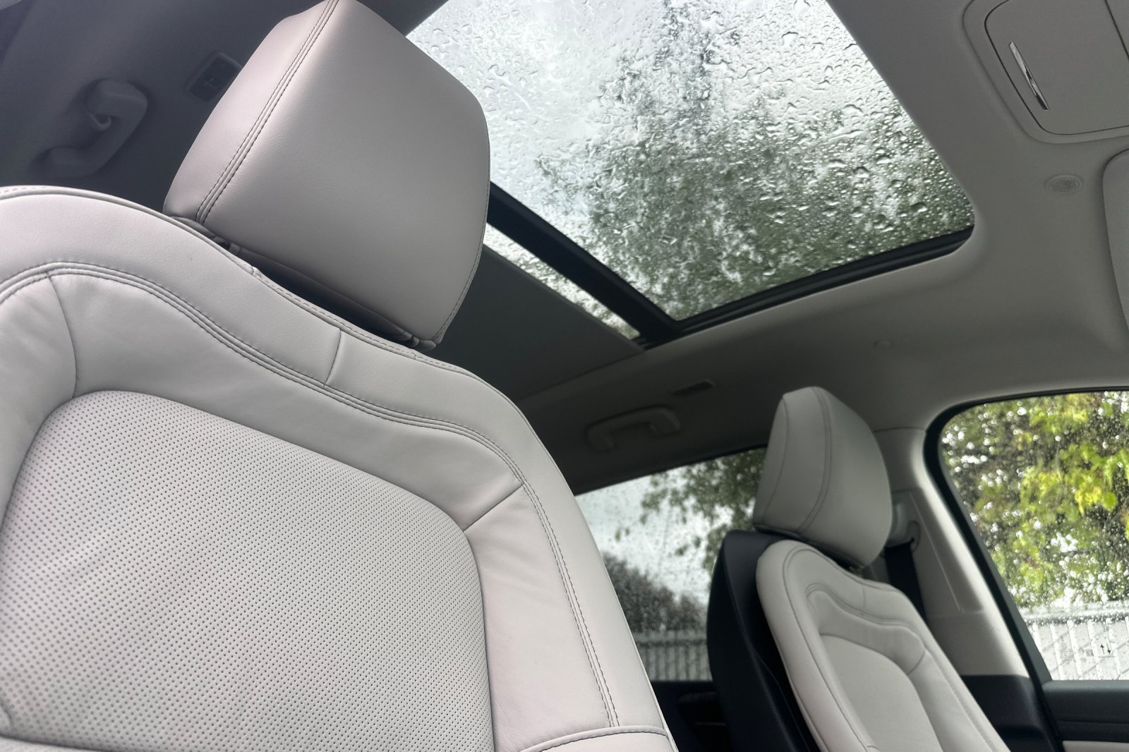 New 2026 Lincoln Aviator Reserve w/ Jet Appearance Package RWD image 15