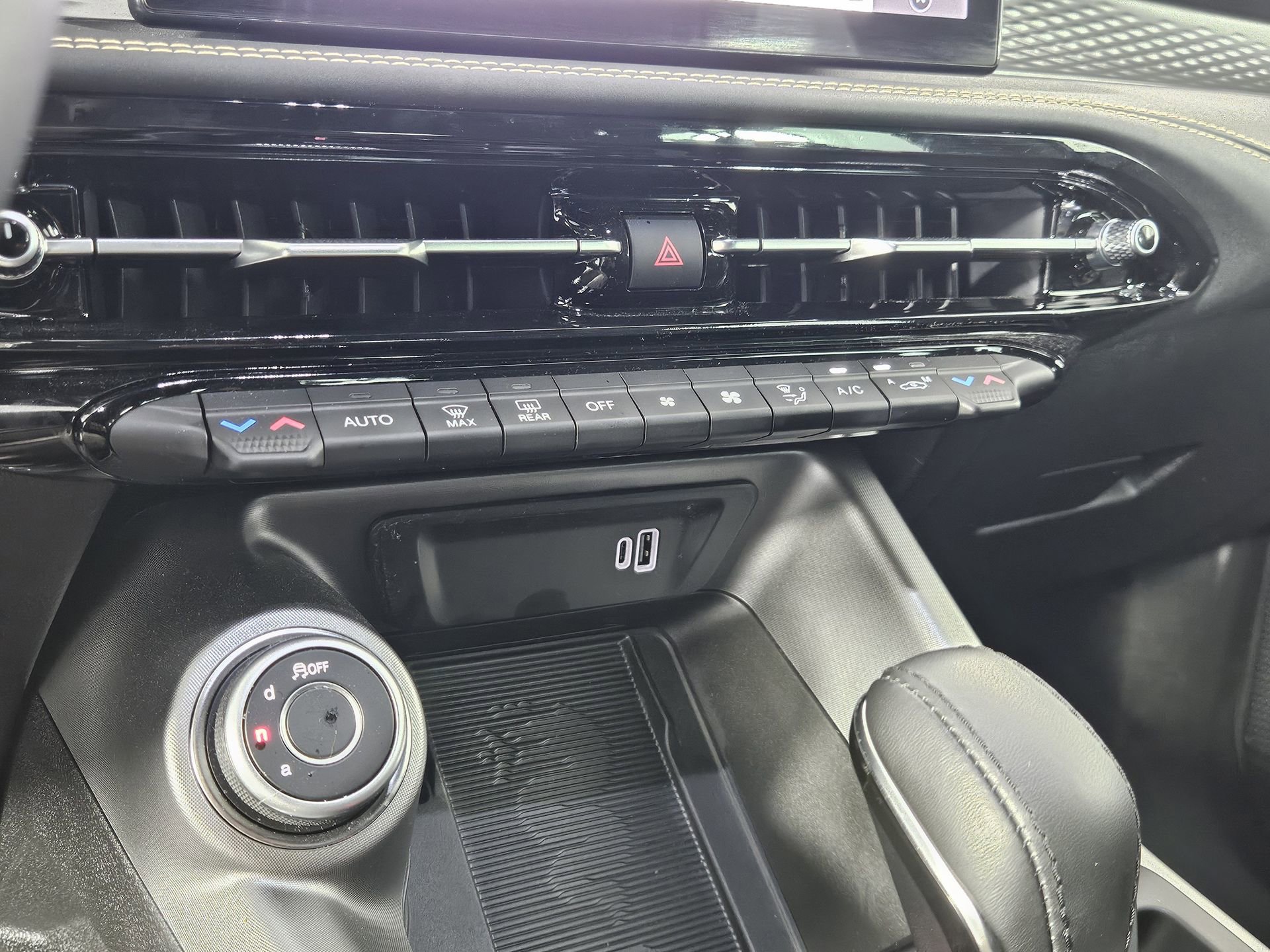 Used 2025 Alfa Romeo Tonale AWD/4WD image 27