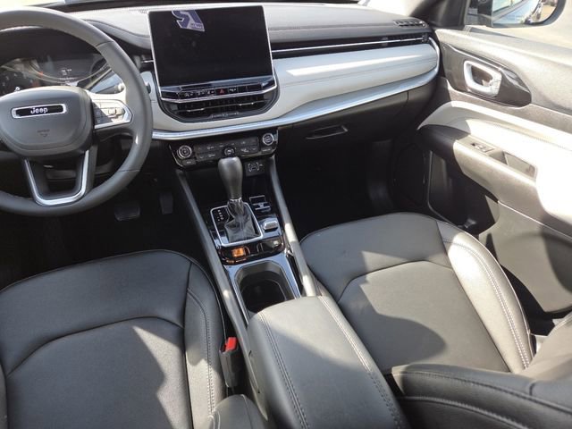 Used 2026 Jeep Compass Limited image 29