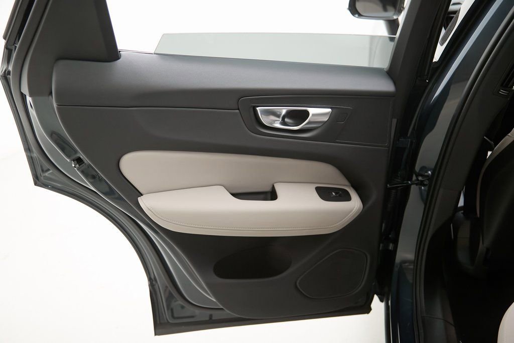 New 2026 Volvo XC60 B5 Plus w/ Protection Package Premier image 20