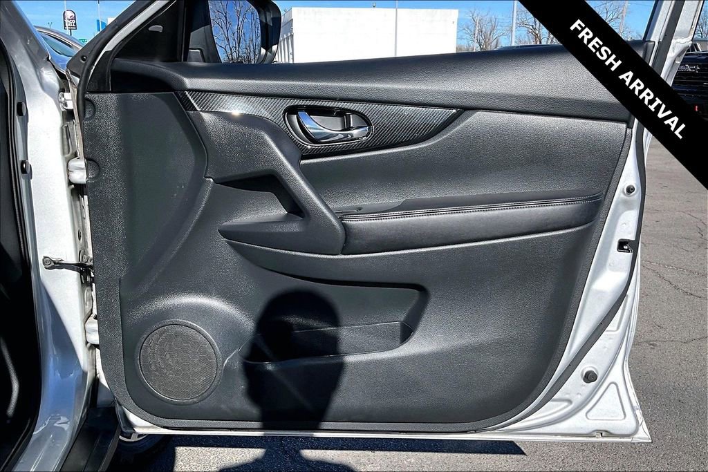Used 2018 Nissan Rogue SL image 26