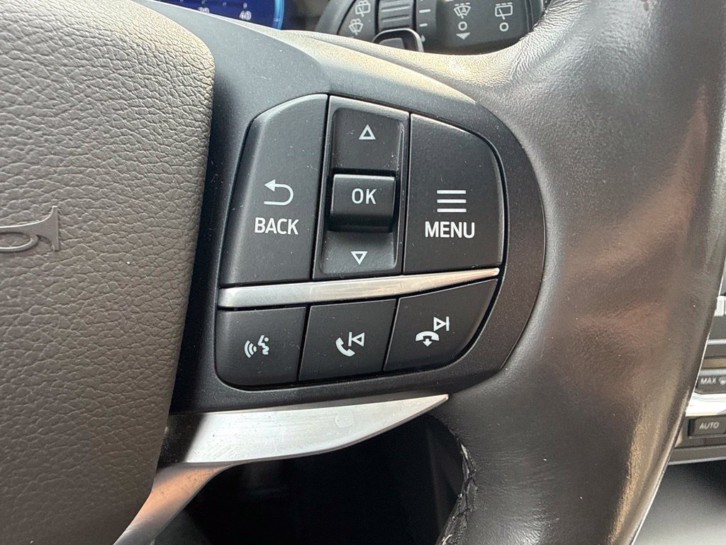 Used 2020 Ford Explorer Platinum w/ Premium Technology Package AWD/4WD image 18
