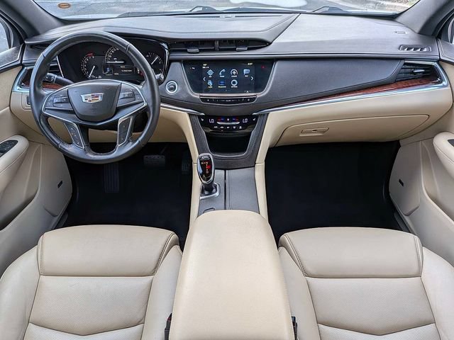 Used 2018 Cadillac XT5 Luxury w/ Driver Awareness Package FWD image 15