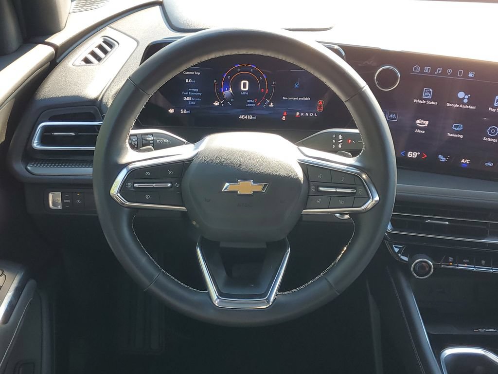 Used 2025 Chevrolet Traverse LT FWD image 30