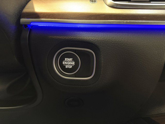 Used 2025 Mercedes-Benz GLE 450e 4MATIC w/ Driver Assistance Package image 21