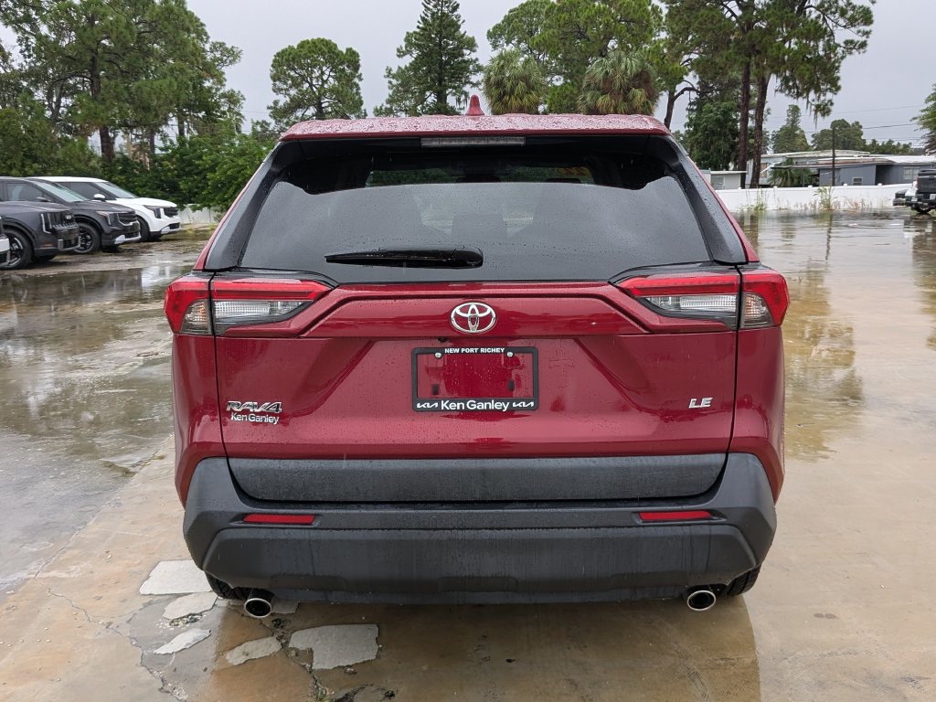Used 2022 Toyota RAV4 LE FWD image 8