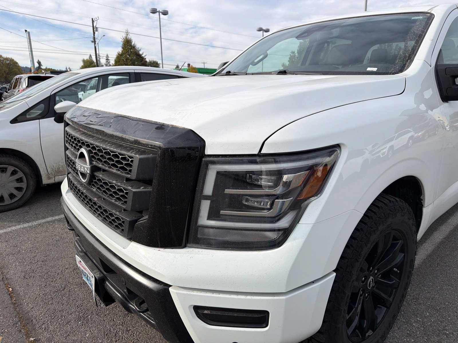 Used 2023 Nissan Titan SV w/ SV Convenience Package AWD/4WD image 2