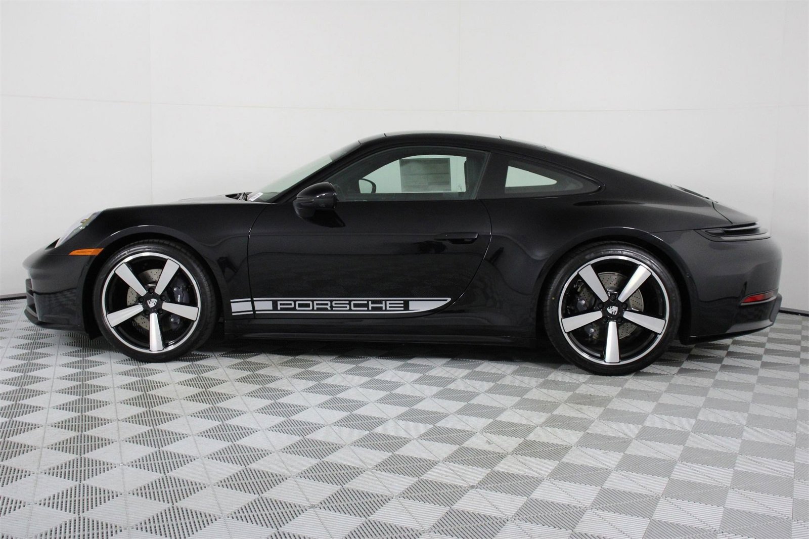 New 2026 Porsche 911 Carrera image 2