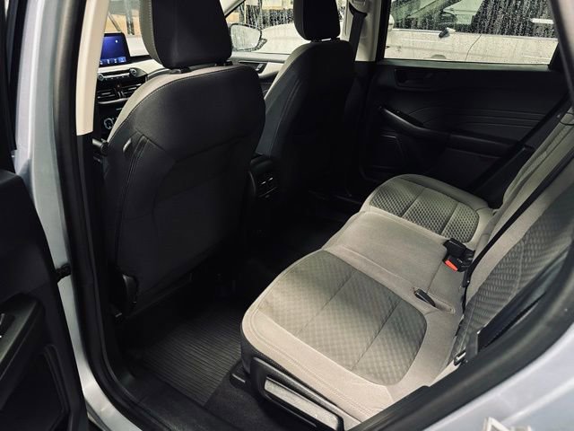 Used 2022 Ford Escape SE w/ SE Sport Appearance Package image 20